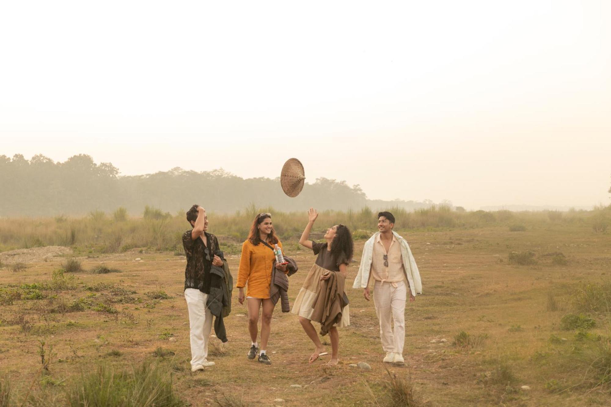 Kasara Chitwan Hotel Patlahara ภายนอก รูปภาพ