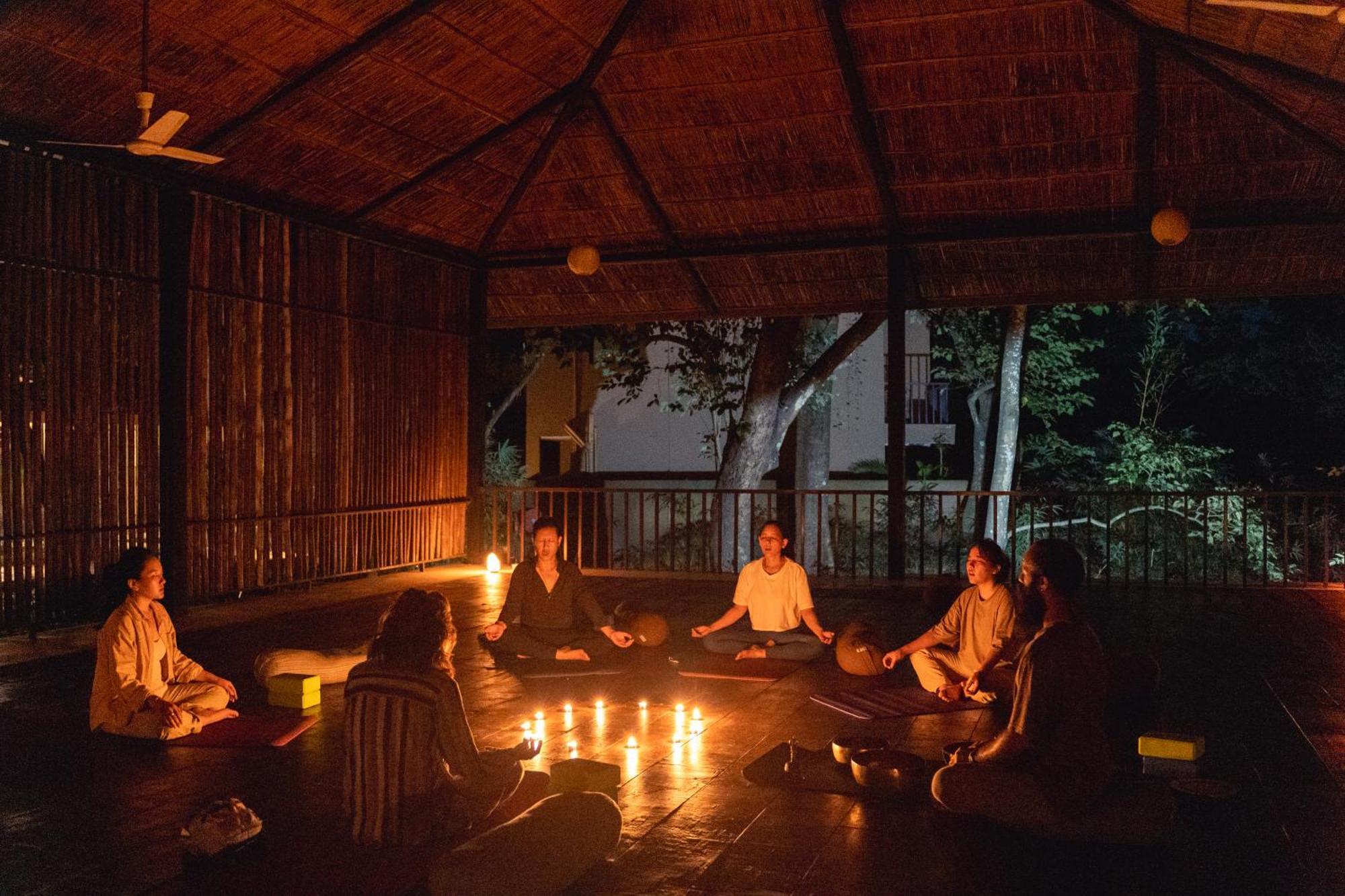 Kasara Chitwan Hotel Patlahara ภายนอก รูปภาพ