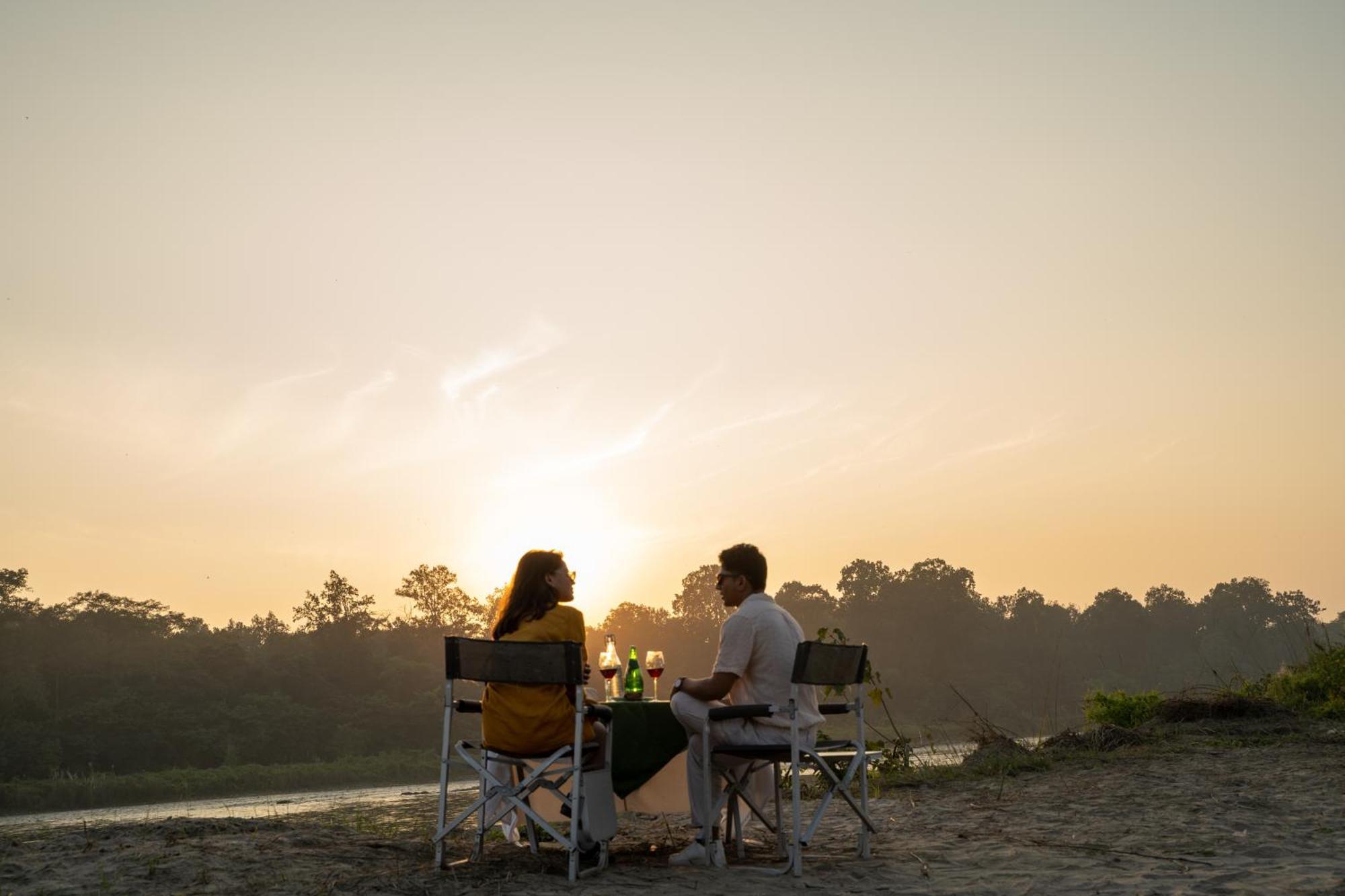 Kasara Chitwan Hotel Patlahara ภายนอก รูปภาพ