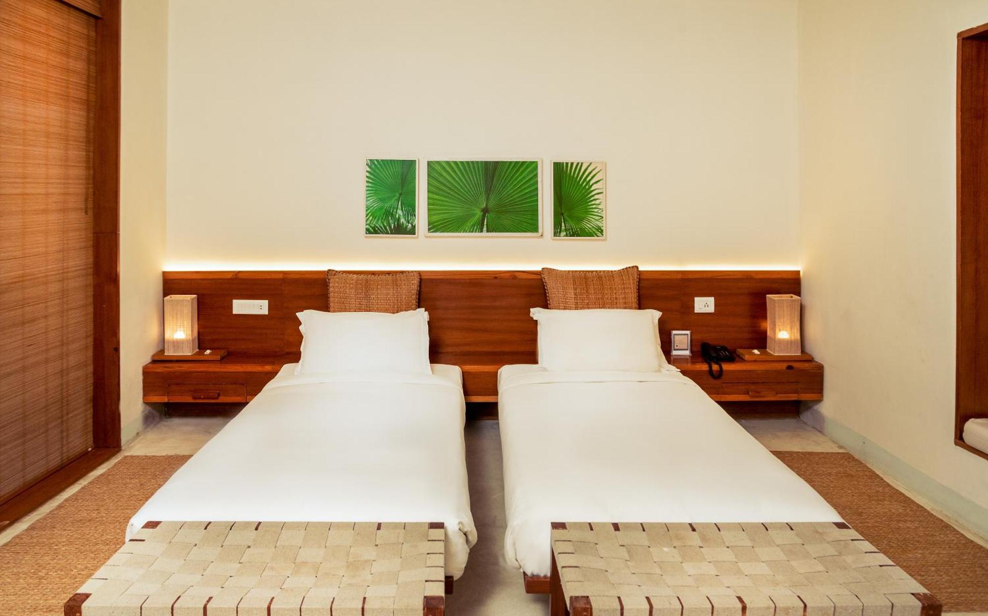 Kasara Chitwan Hotel Patlahara ภายนอก รูปภาพ