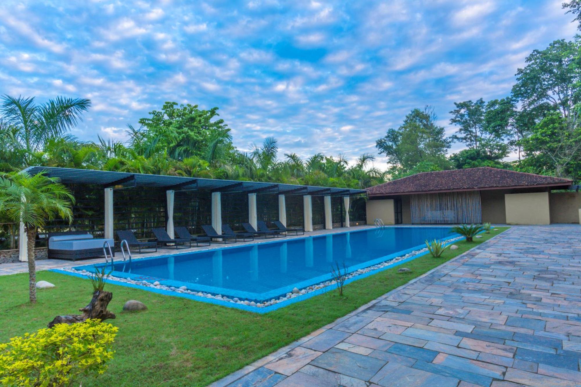 Kasara Chitwan Hotel Patlahara ภายนอก รูปภาพ