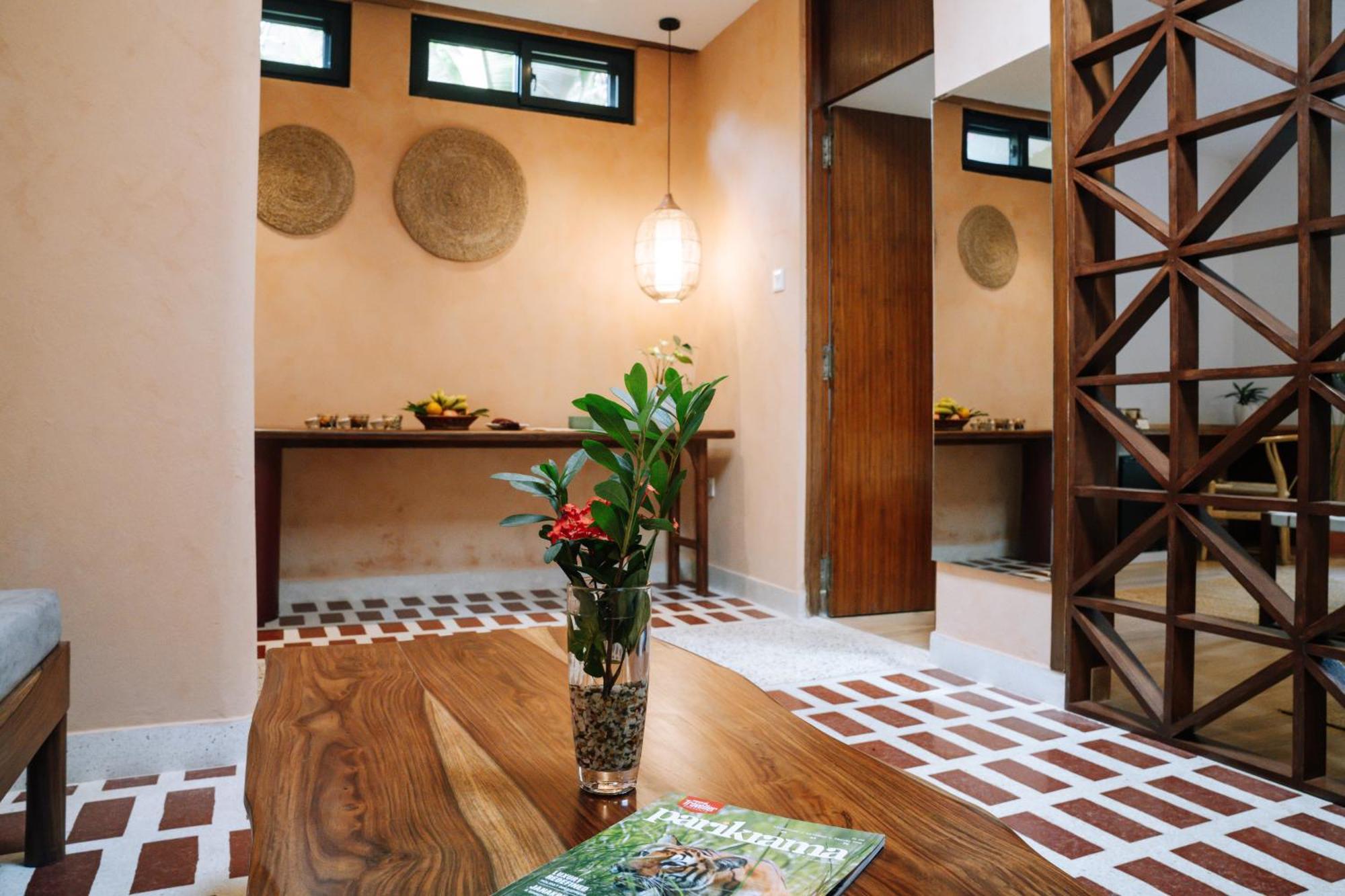 Kasara Chitwan Hotel Patlahara ภายนอก รูปภาพ